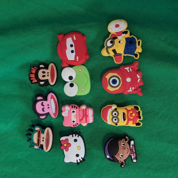 Crocs Jibbitz Bundle of 11 Kids Animated Characters Hello Kitty Monkeys Frog New - Picture 1 of 6